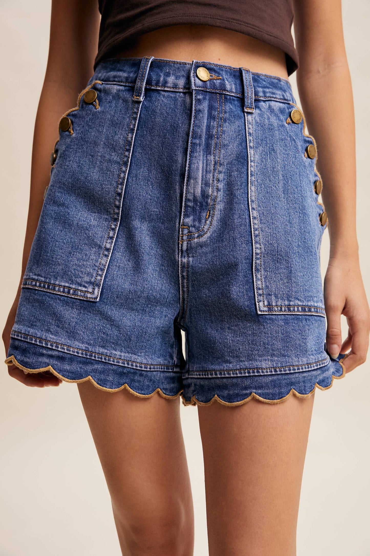 Scallop Button-Side Stretch Denim Shorts LP0277